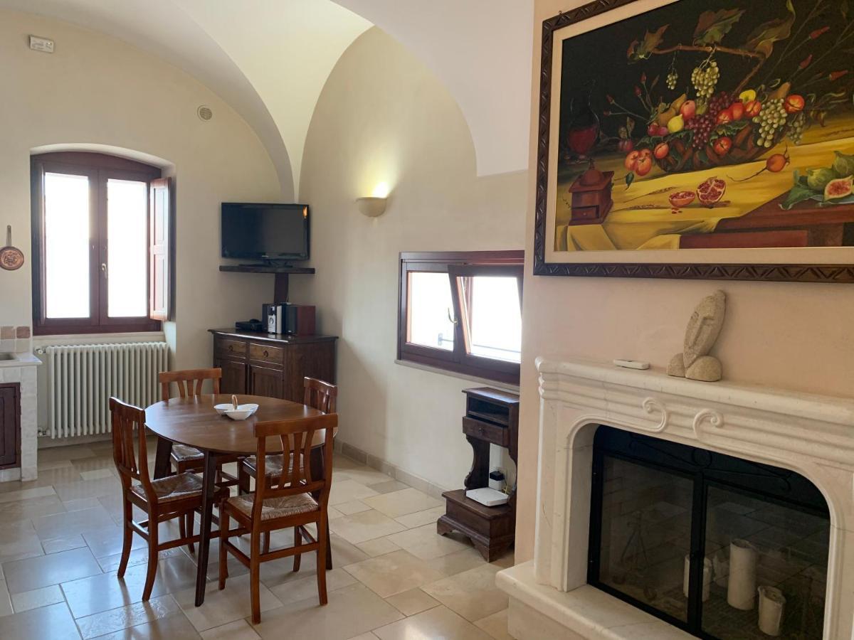 Palazzo Dei Gesuiti Appartamento Con Terrazza Privata 莫诺波利 外观 照片